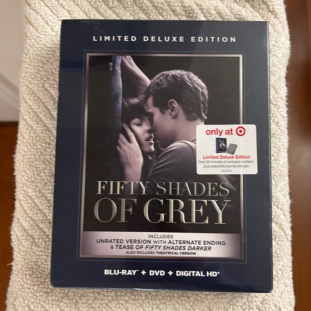 Fifty Shades of Grey Limited Deluxe Edition Blu-Ray DVD + Digital HD Rated R
